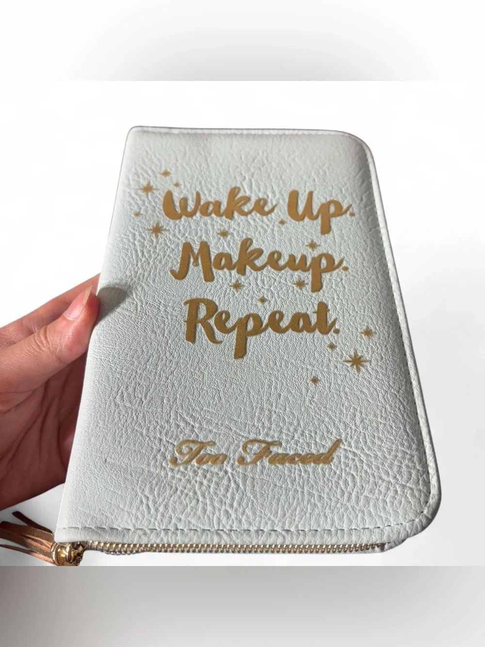 2018 Baby Blue Too Faced Pretty Little Planner (2018 Best Year Ever collection).